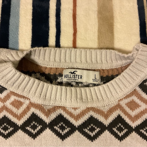 Geometric Patterned Sweater - Picture 3 of 3